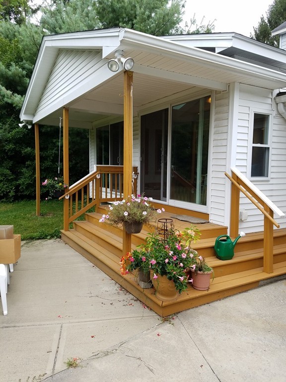 706 Holyoke Road Westfield, MA 01085 - Photo 1 of 23 Gallery Image 1