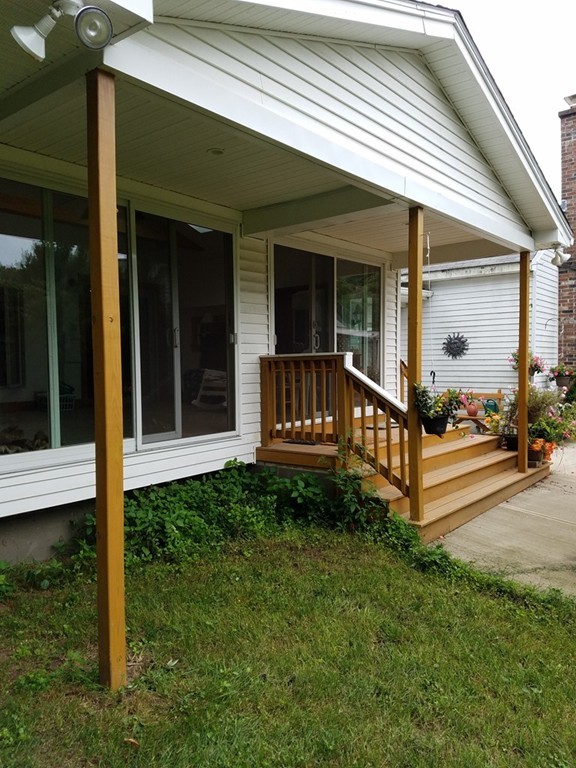 706 Holyoke Road Westfield, MA 01085 - Photo 2 of 23 Gallery Image 2
