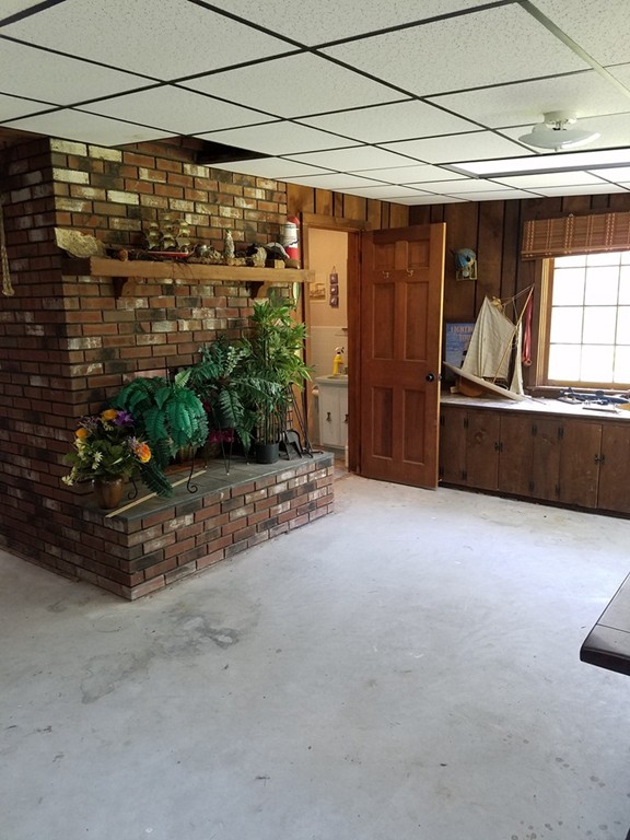 706 Holyoke Road Westfield, MA 01085 - Photo 21 of 23 Gallery Image 21
