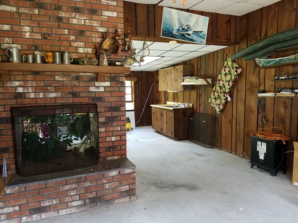 706 Holyoke Road Westfield, MA 01085 - Photo 22 of 23 Gallery Image 22