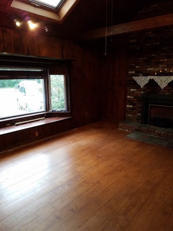 706 Holyoke Road Westfield, MA 01085 - Photo 10 of 23 Gallery Image 10