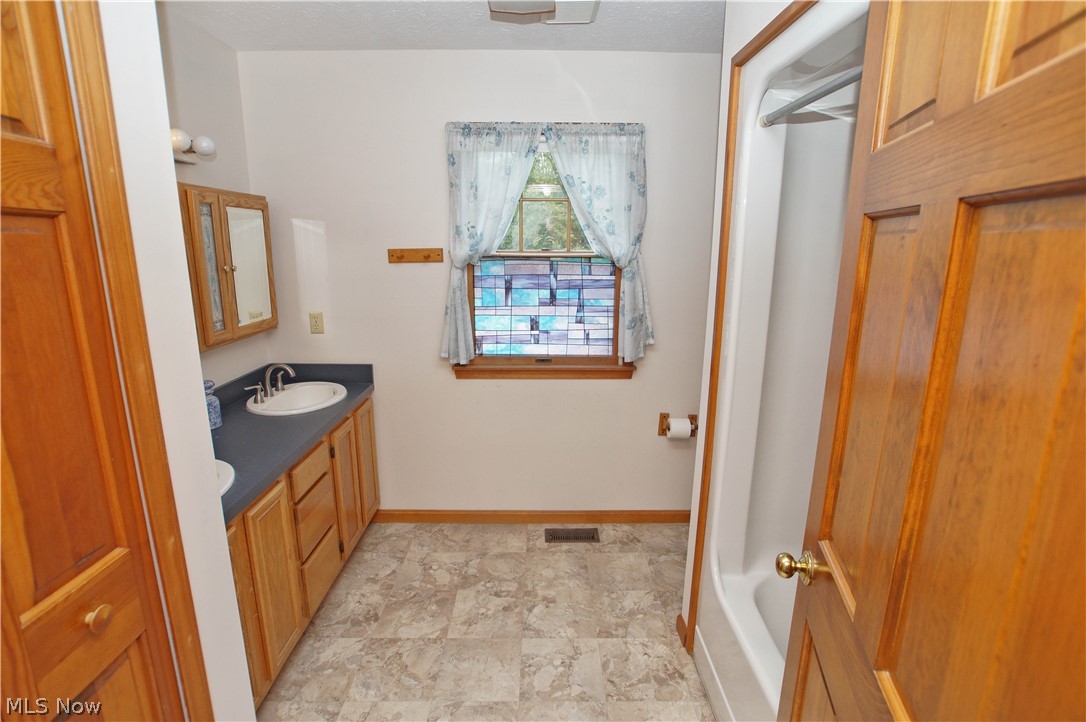 4567 South Ridge Road Perry, OH 44081 - Photo 18 of 35