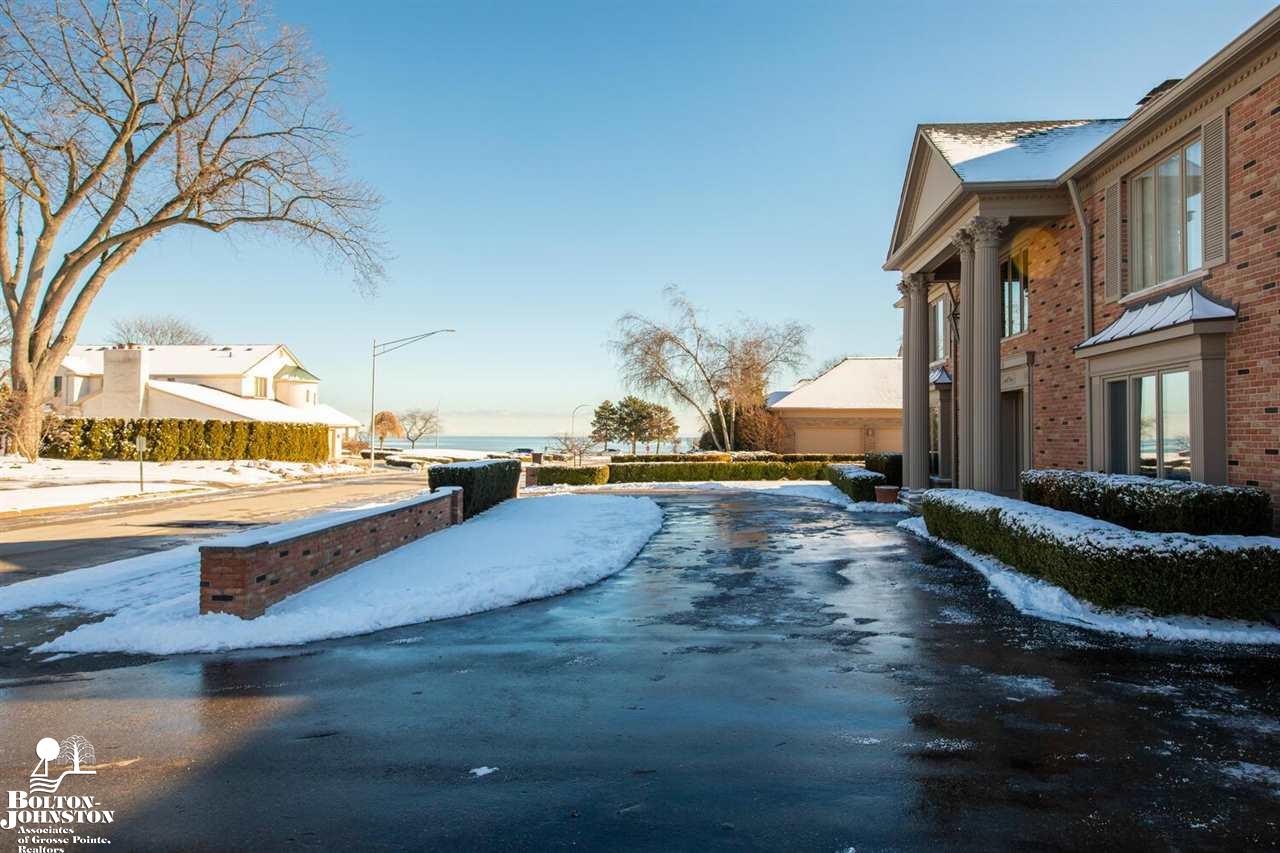 9 Stratton Place Grosse Pointe Shores, MI 48236 - Photo 3 of 68