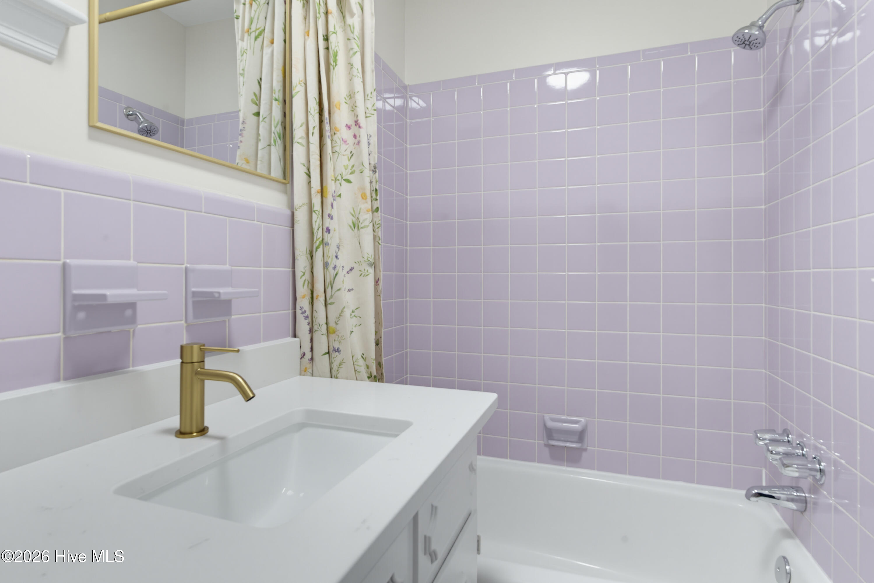 4635 Hallsboro Road North Clarkton, NC 28433 - Photo 43 of 57 Tiled Shower!