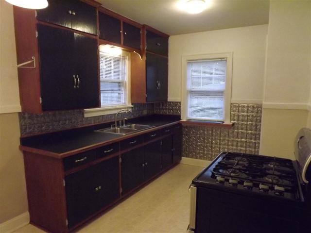 2016 Telegraph Road Davenport, IA 52804 - Photo 2 of 11 Gallery Image 2