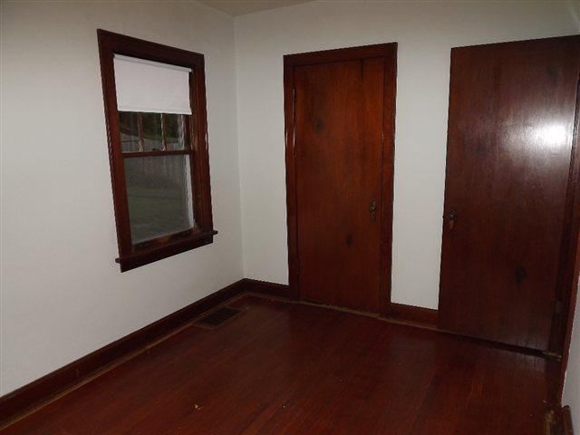2016 Telegraph Road Davenport, IA 52804 - Photo 6 of 11 Gallery Image 6