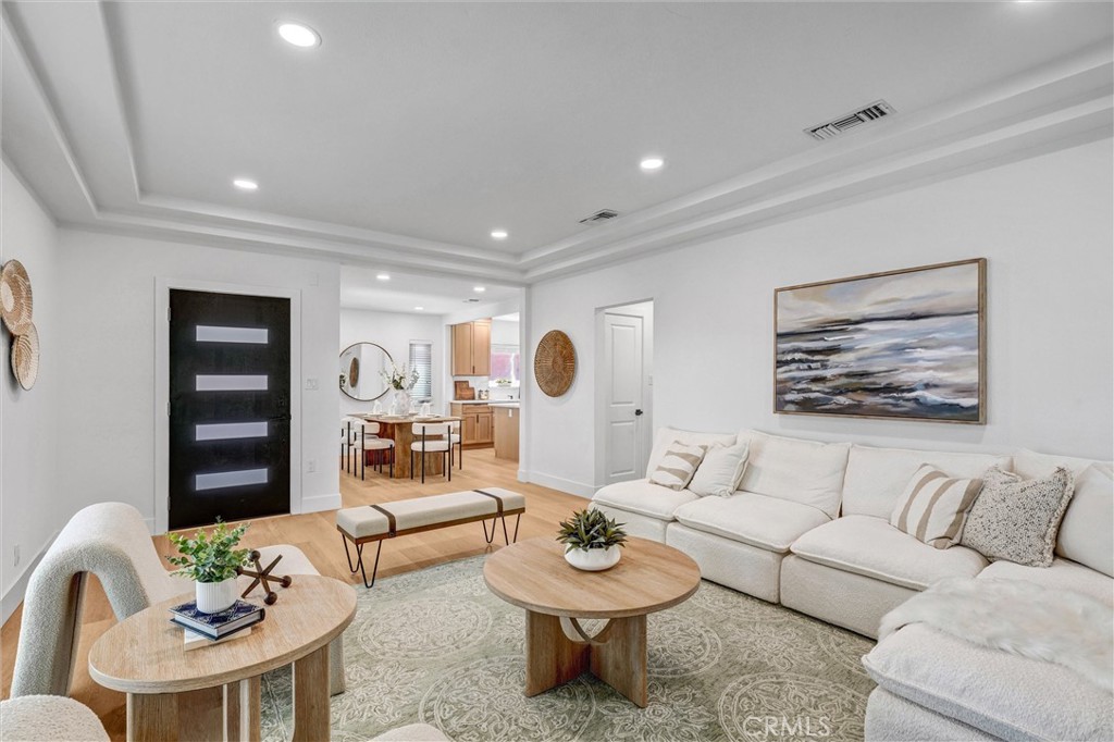 3637 Virginia Road Los Angeles, CA 90016 - Photo 2 of 39 Gallery Image 2