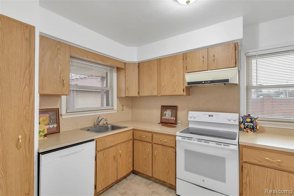 15125 Inkster Road Livonia, MI 48154 - Photo 7 of 14