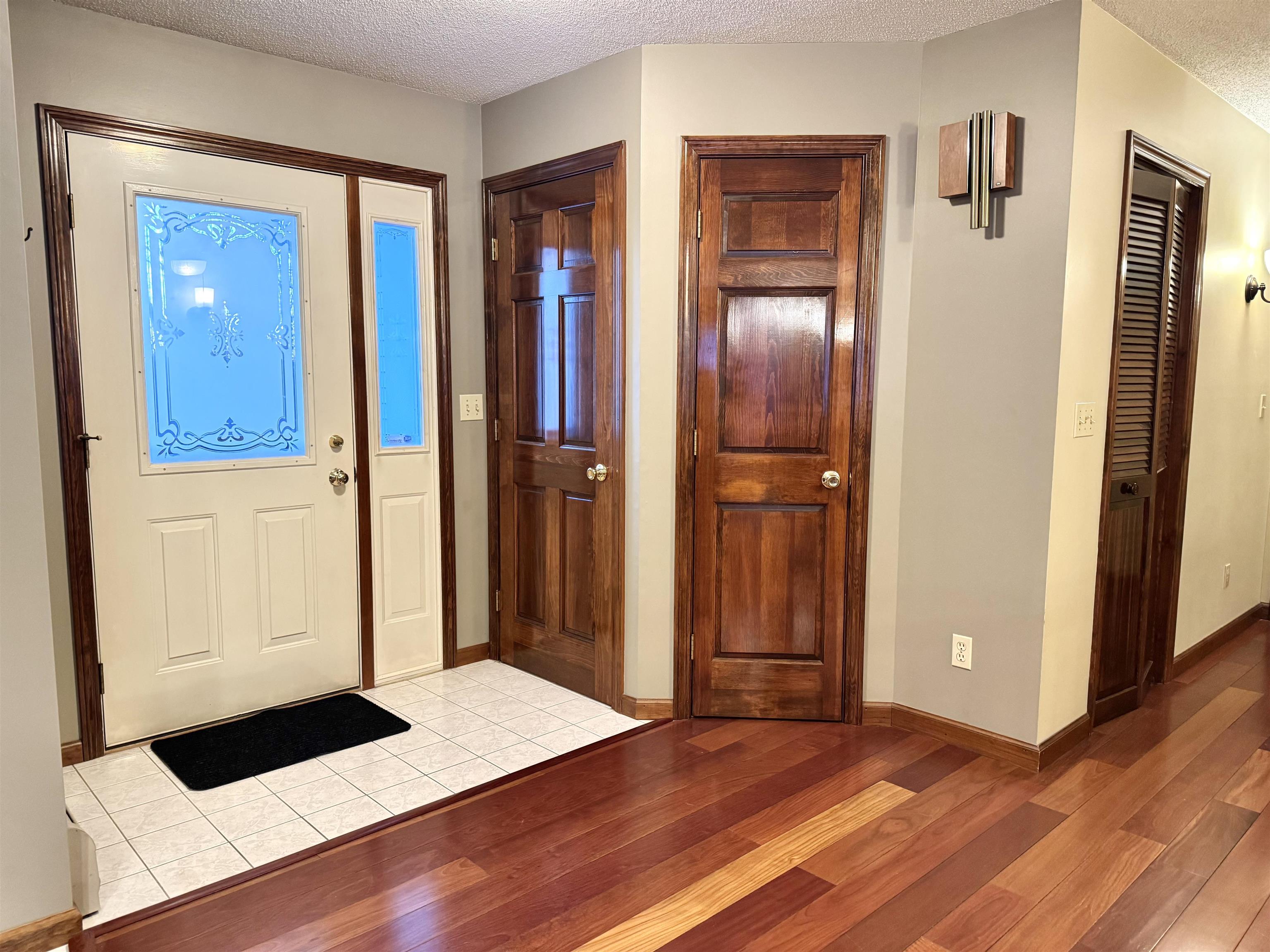 866 Ridge Hill Drive Derby, VT 05855 - Photo 4 of 37