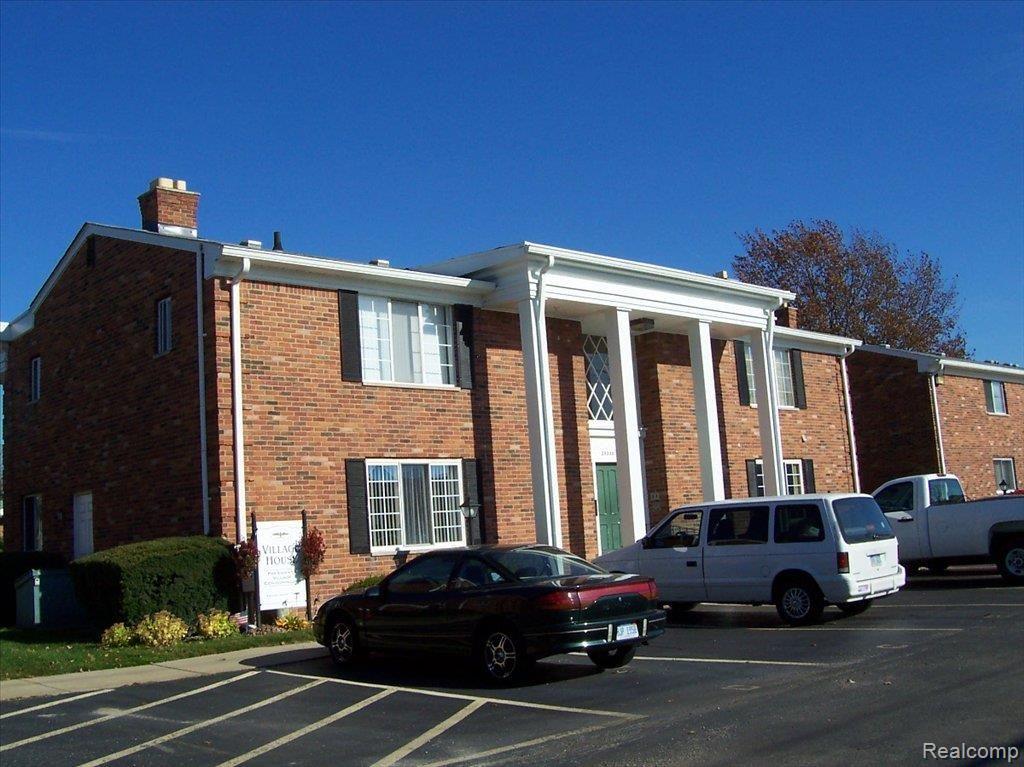29610 Hoover Road, Unit 109 Warren, MI 48093 - Photo 3 of 4 100_3329
