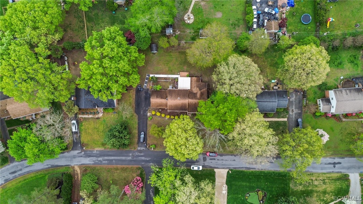 9232 Groomfield Road Chesterfield, VA 23236 - Photo 49 of 50 front view of a house with a yard