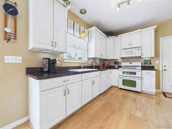 $368,900 | 8716 Wildewood Drive, Worden, IL 62097