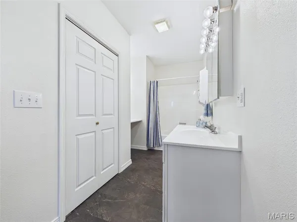 $377,000 | 8716 Wildewood Drive, Worden, IL 62097