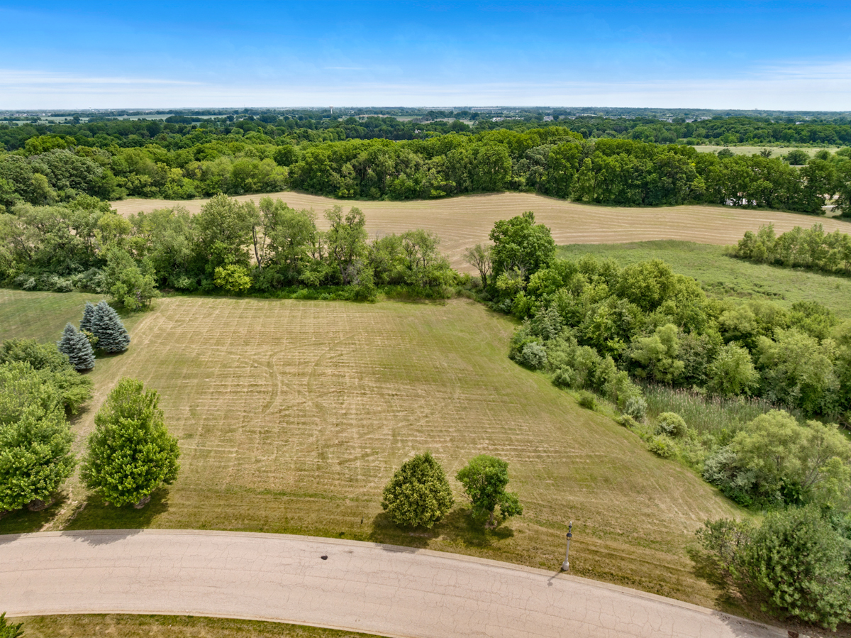 18 Ridgefield Boulevard Huntley, IL 60142 - Photo 4 of 11