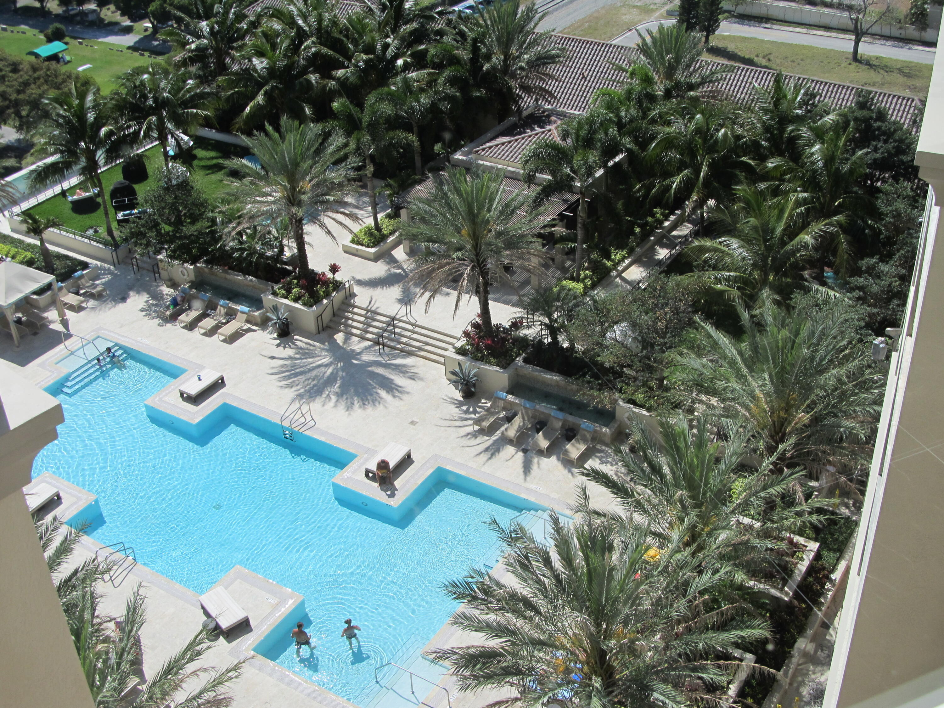 550 Okeechobee Boulevard, Unit MPH02 West Palm Beach, FL 33401 - Photo 2 of 32 a view of yard from a balcony