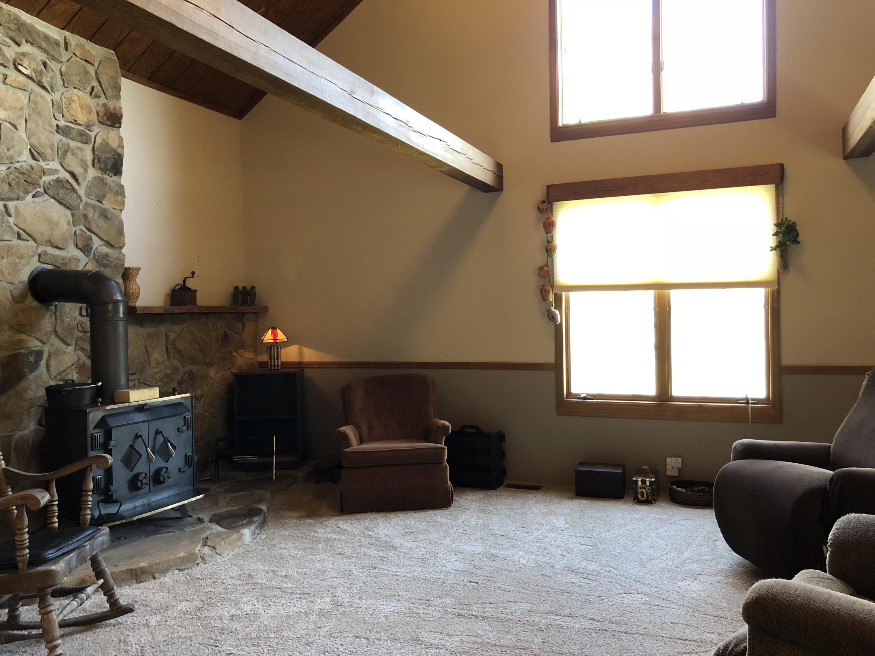 787 Mt Zion Road Jacksboro, TN 37757 - Photo 18 of 35 Living room