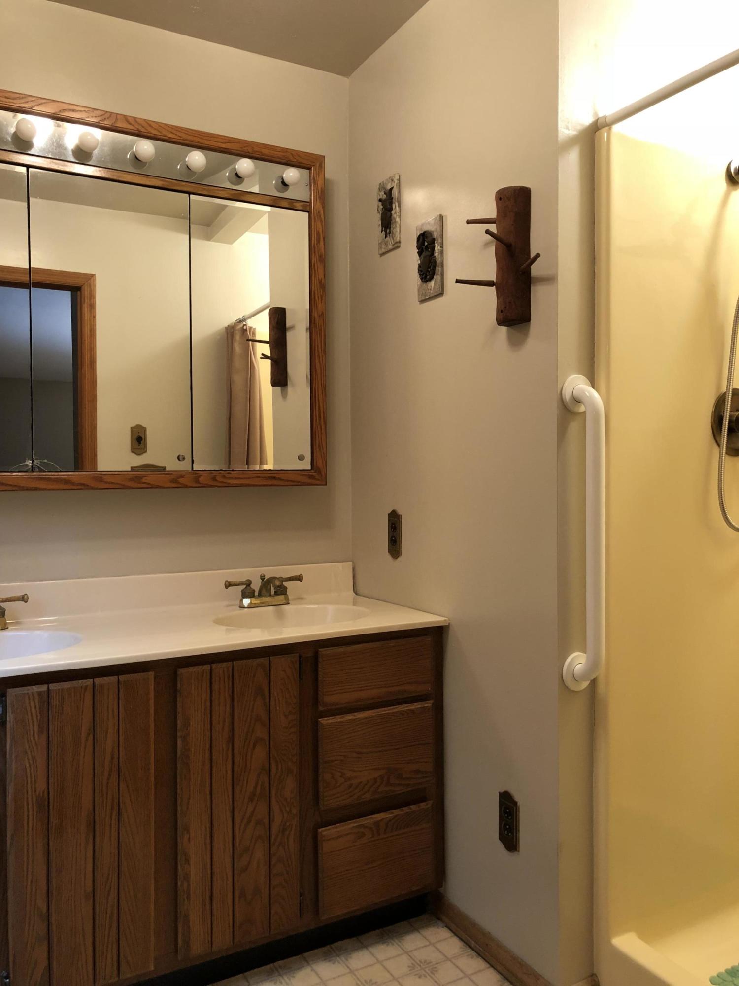 787 Mt Zion Road Jacksboro, TN 37757 - Photo 21 of 35 Bathroom