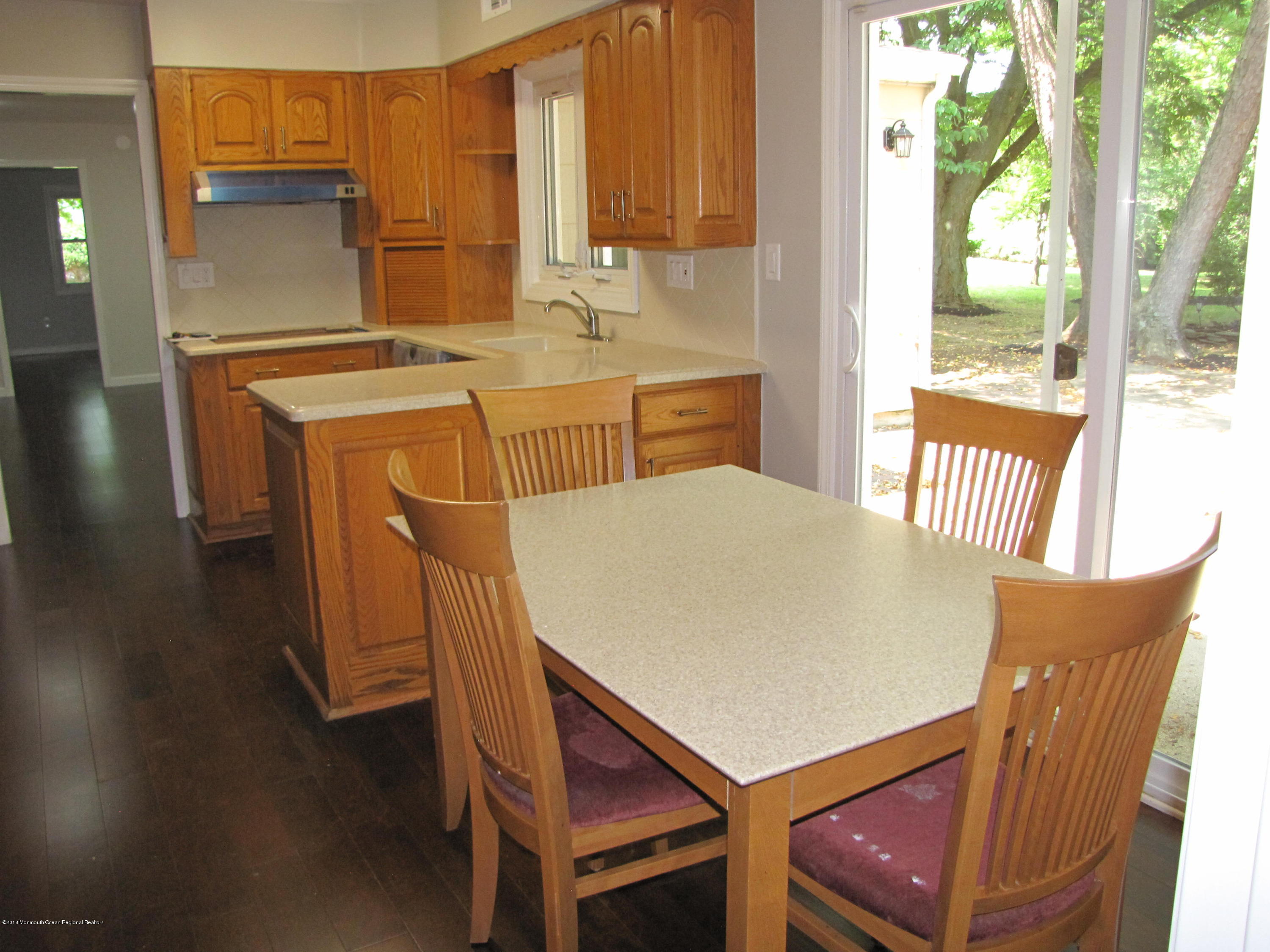 6 Hastings Road Marlboro, NJ 07746 - Photo 11 of 38 036