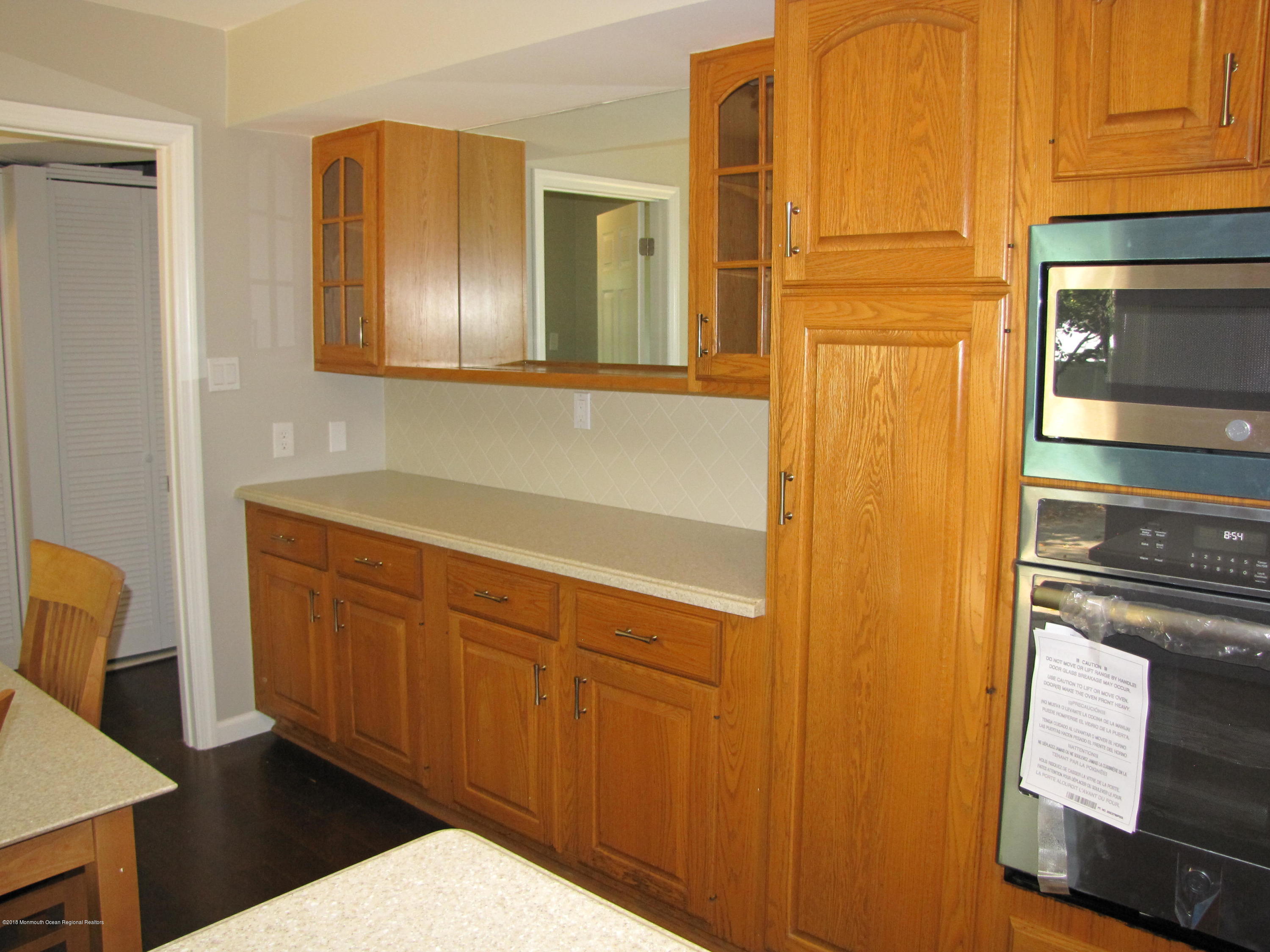 6 Hastings Road Marlboro, NJ 07746 - Photo 12 of 38 033