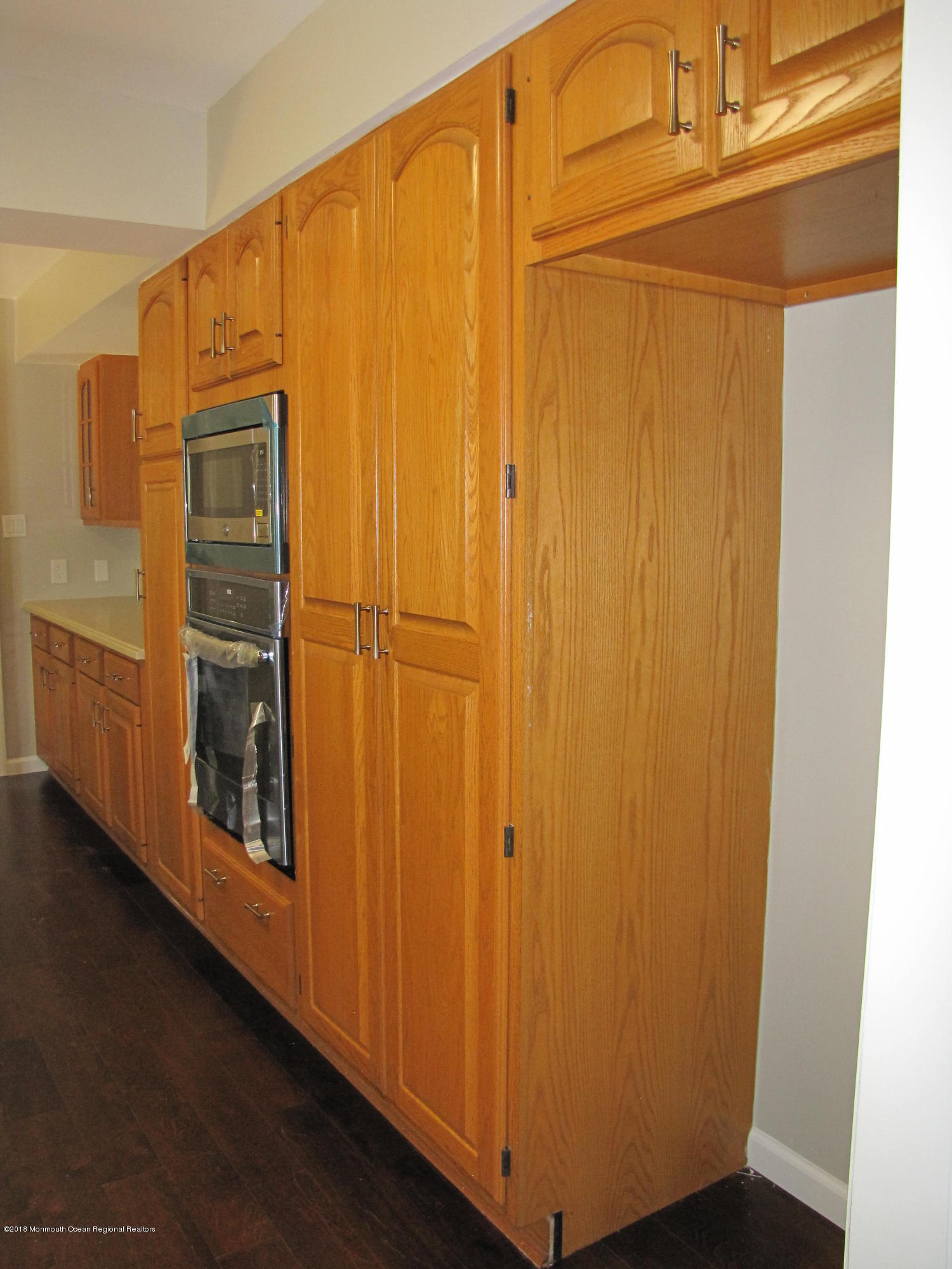 6 Hastings Road Marlboro, NJ 07746 - Photo 13 of 38 028
