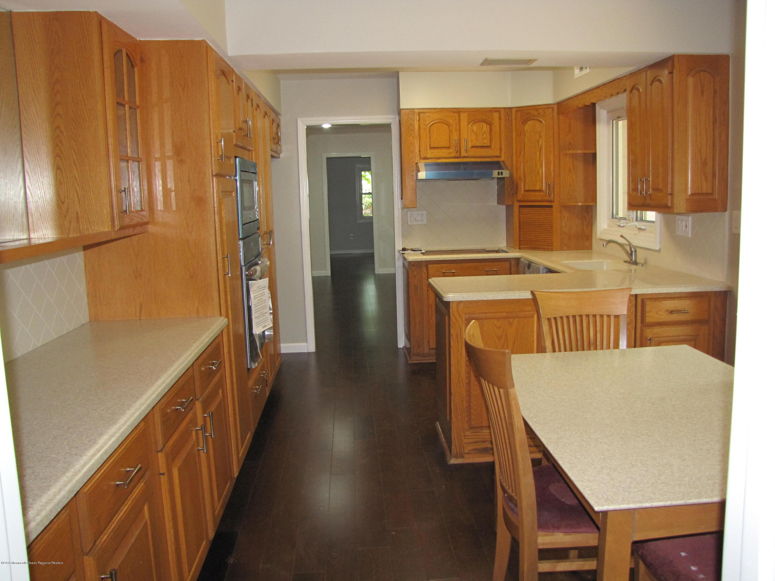 6 Hastings Road Marlboro, NJ 07746 - Photo 15 of 38 037