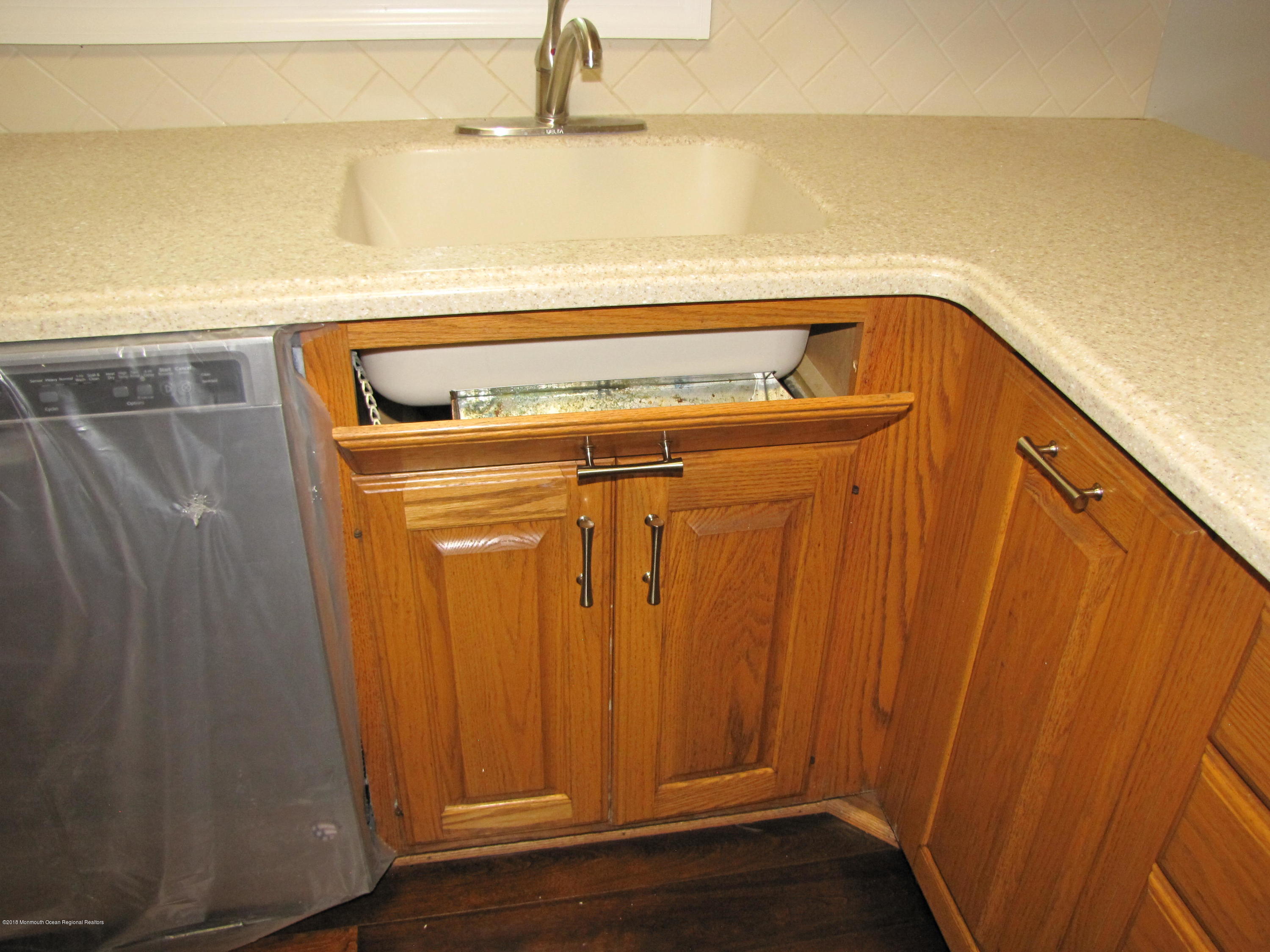 6 Hastings Road Marlboro, NJ 07746 - Photo 16 of 38 040
