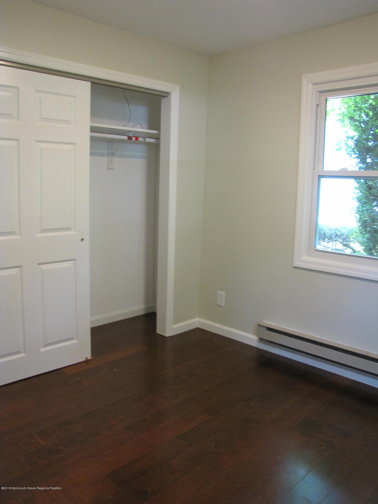 6 Hastings Road Marlboro, NJ 07746 - Photo 22 of 38 022