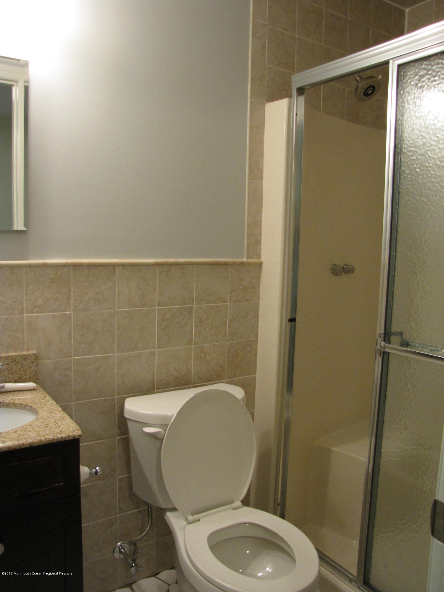 6 Hastings Road Marlboro, NJ 07746 - Photo 23 of 38 First Floor Bath