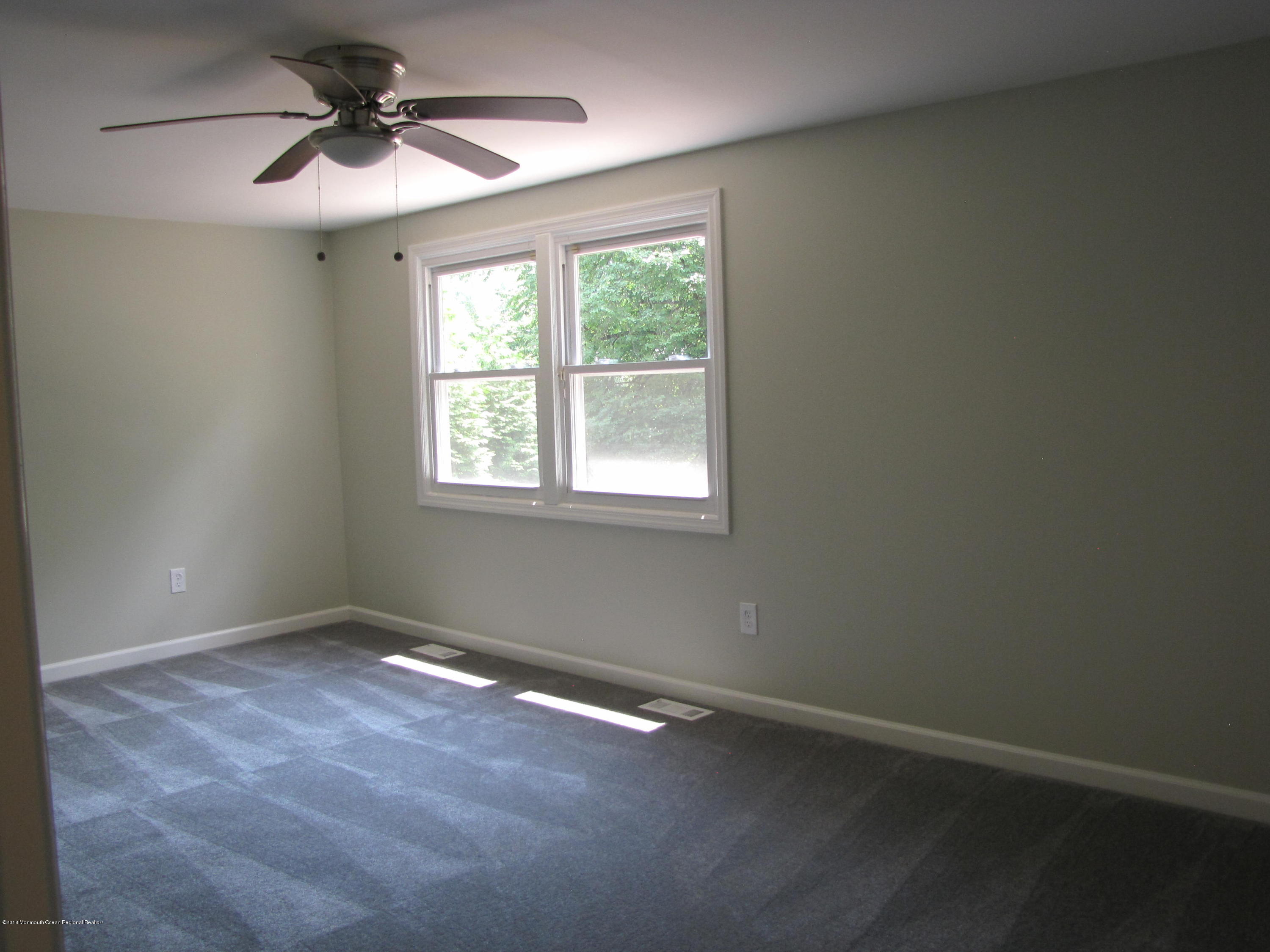 6 Hastings Road Marlboro, NJ 07746 - Photo 29 of 38 2nd Upstairs Bedroom