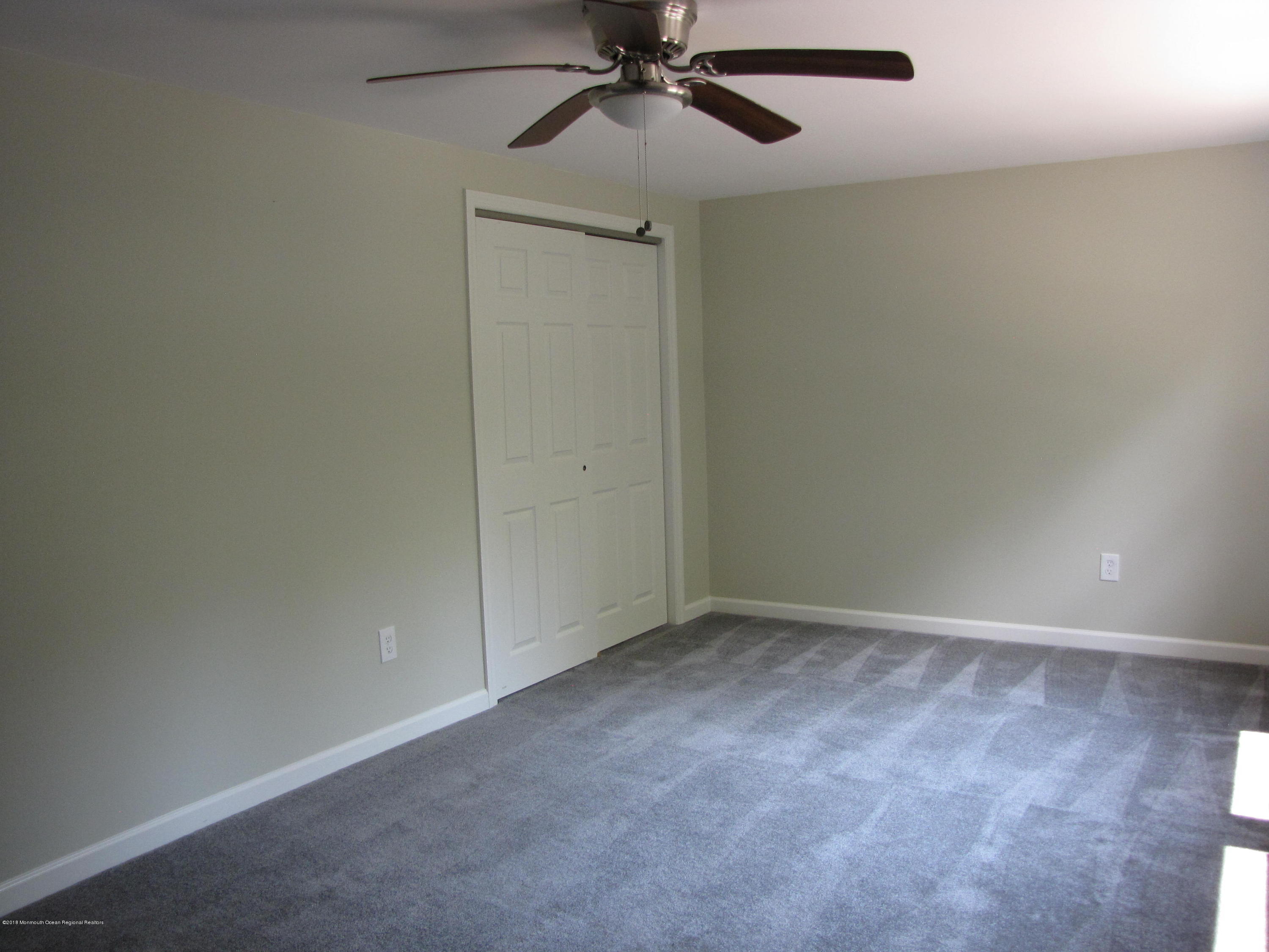 6 Hastings Road Marlboro, NJ 07746 - Photo 30 of 38 046