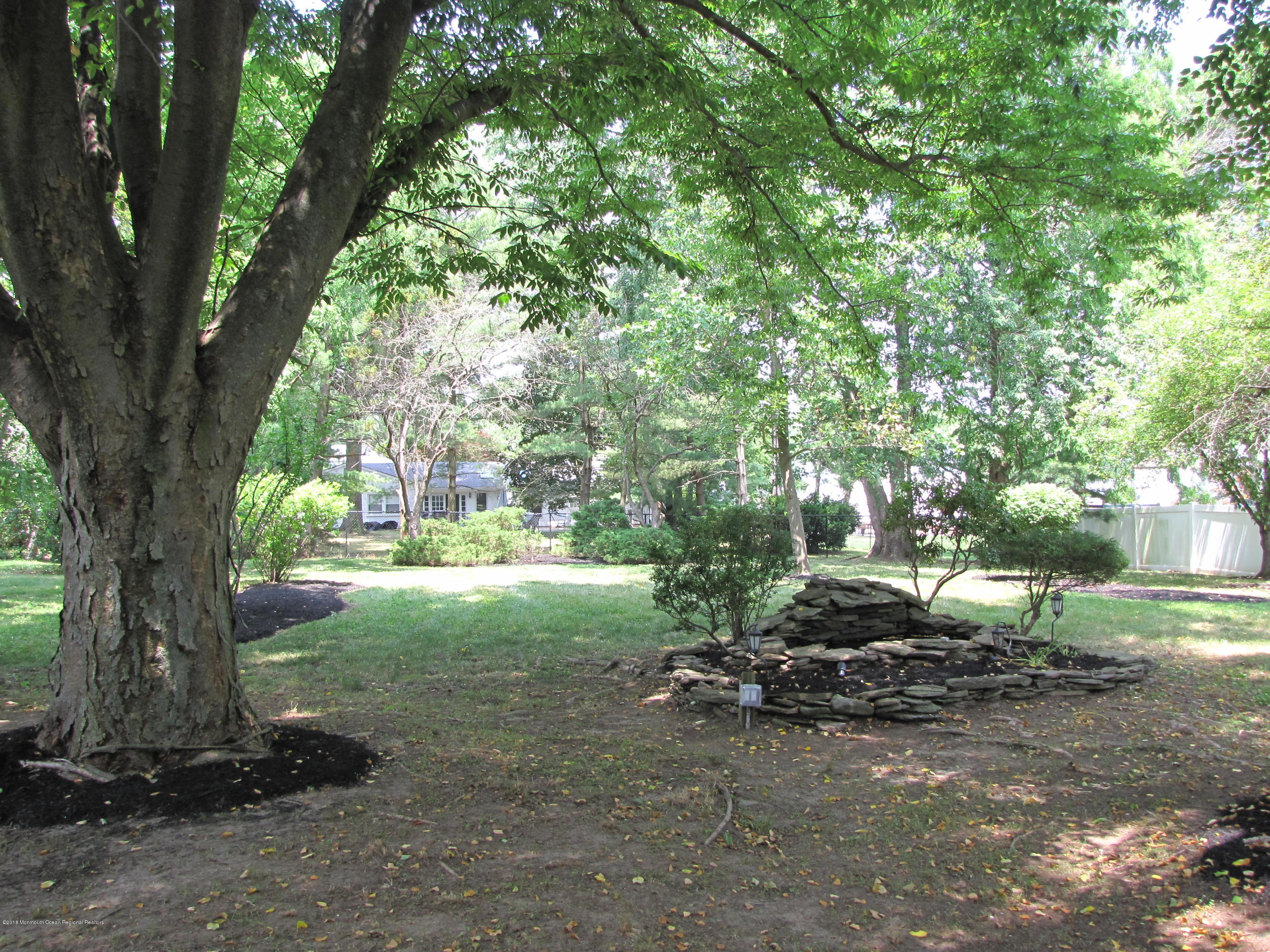 6 Hastings Road Marlboro, NJ 07746 - Photo 36 of 38 072