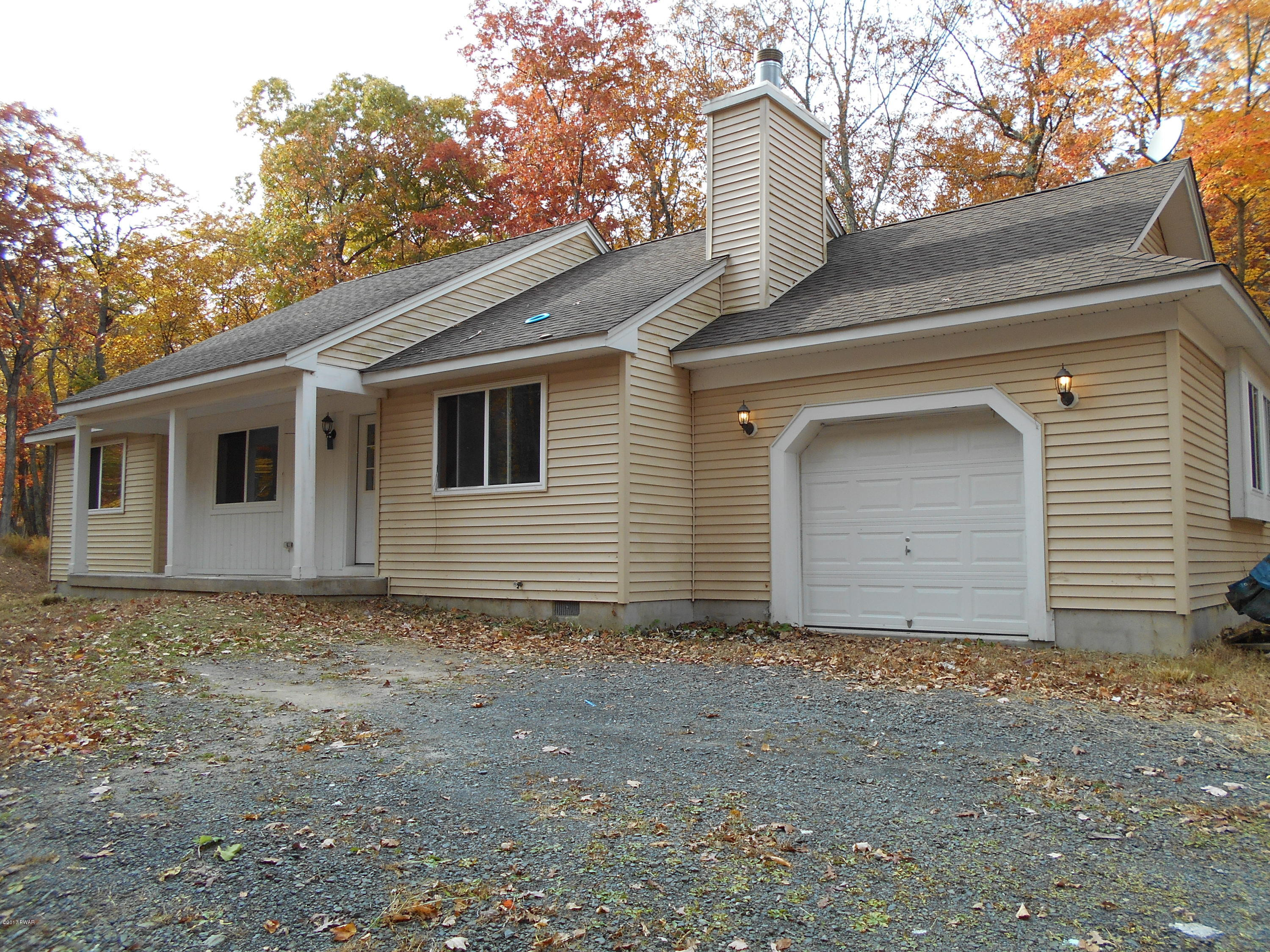 160 Sparrow Loop Bushkill, PA 18324 - Photo 1 of 13 DSCN0023