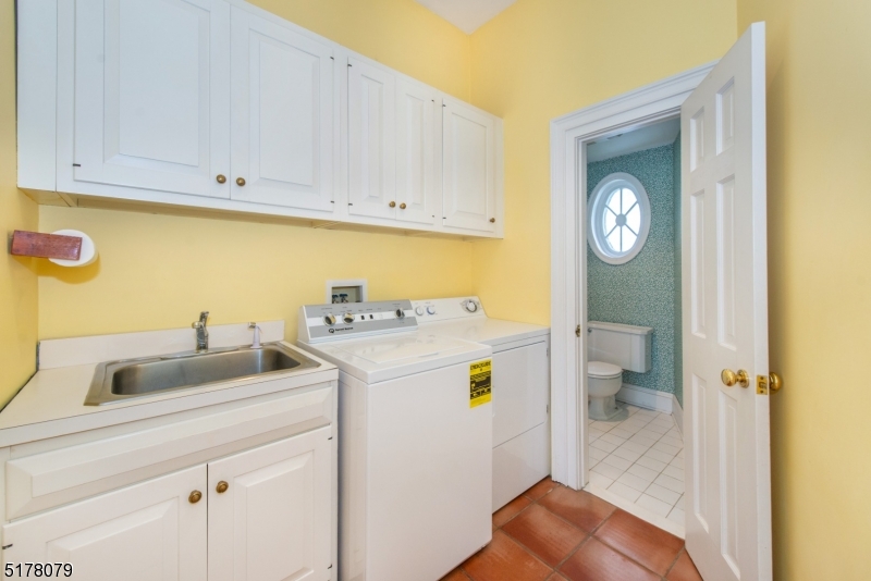 65 Youngs Road Basking Ridge, NJ 07920 - Photo 3 of 28