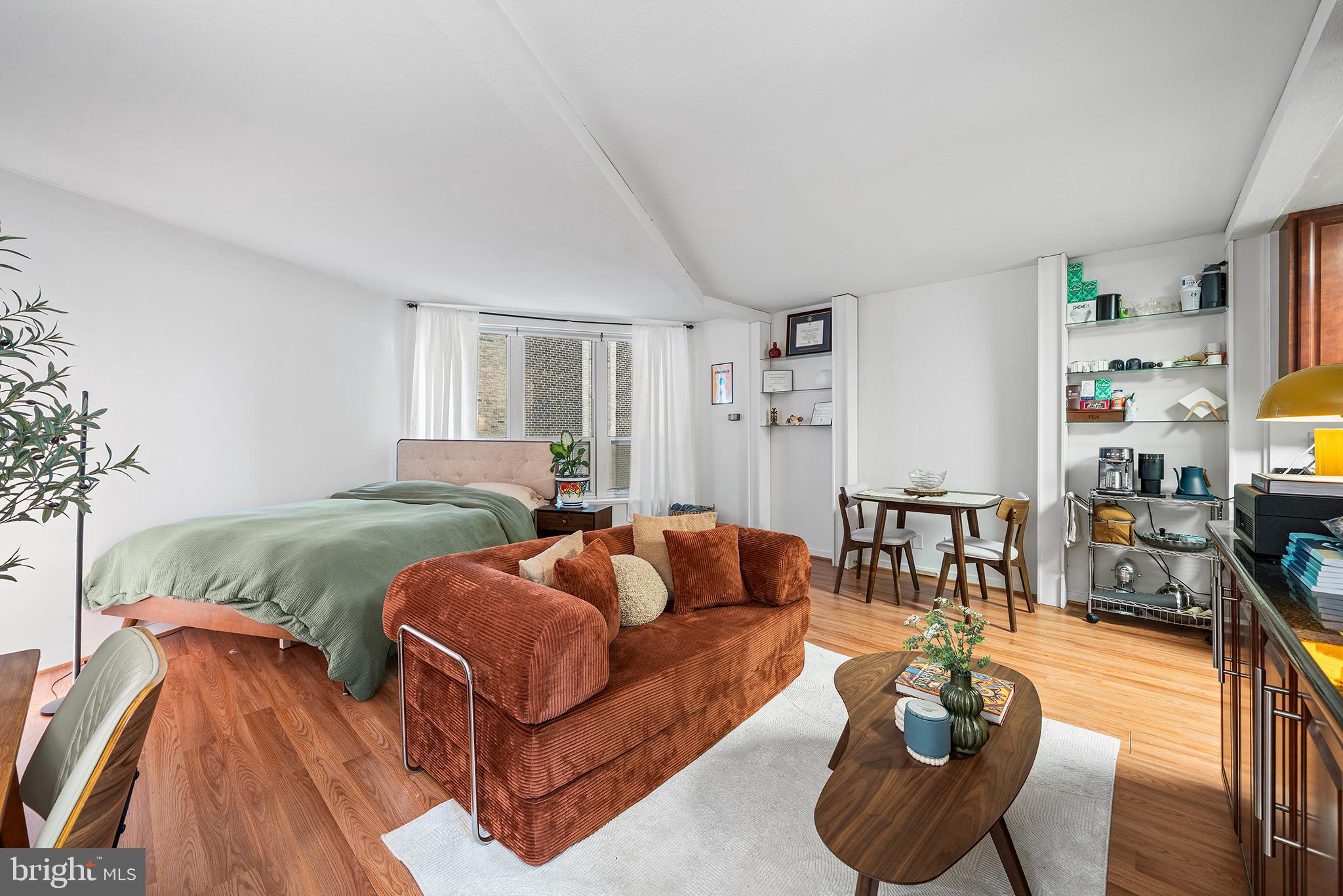 224-30 West Rittenhouse Square, Unit 1002 Philadelphia, PA 19103 - Photo 6 of 31