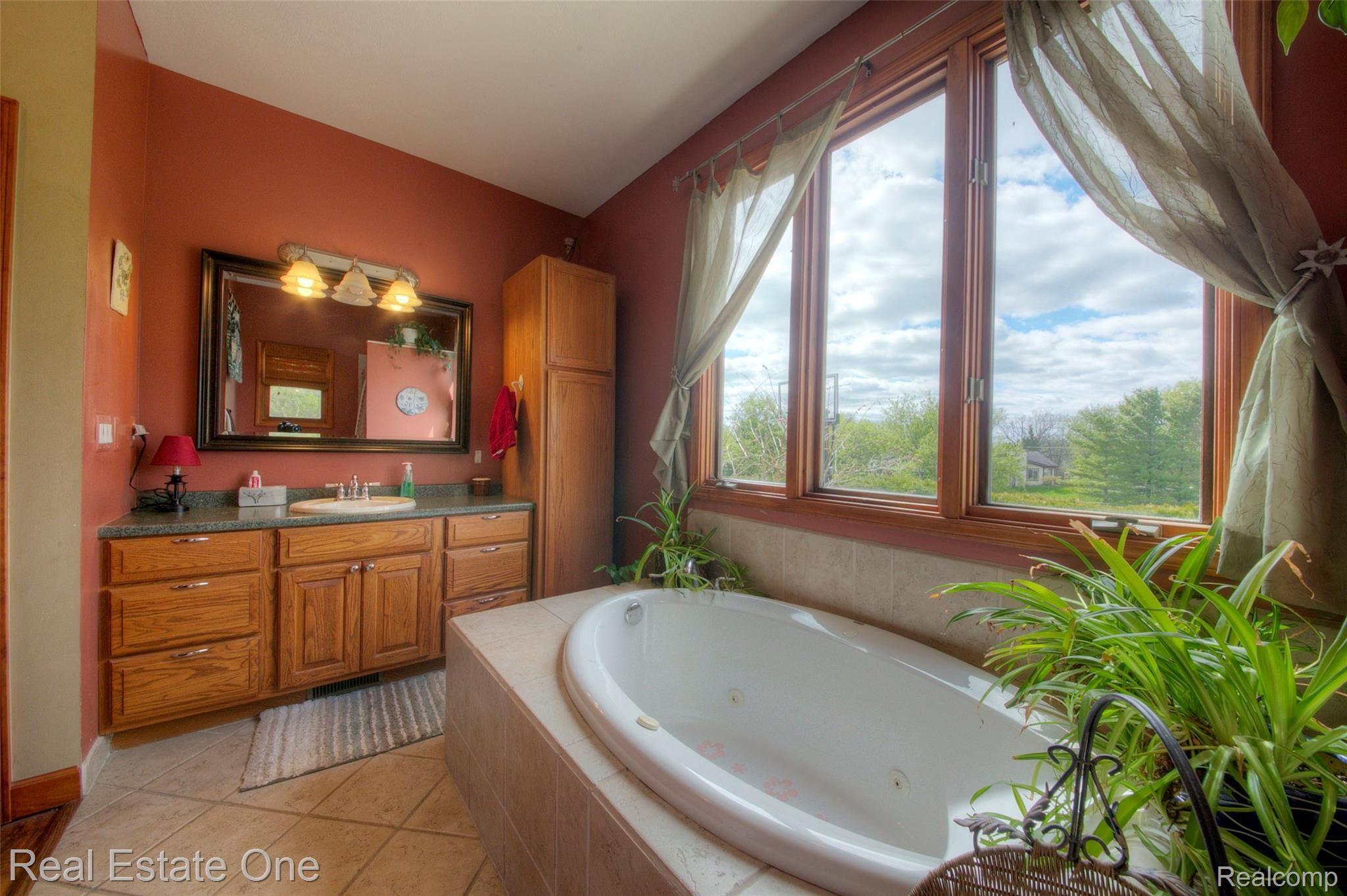 9742 Clyde Road Fenton, MI 48430 - Photo 33 of 54 930A5231_2_3.jpg