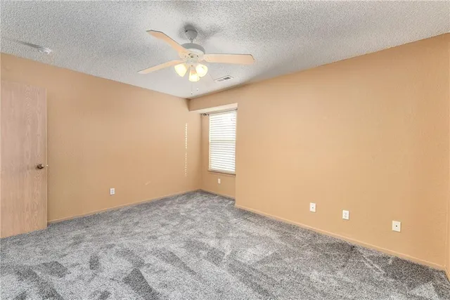 $200,000 | 722 Southeast 13 Street, Lee's Summit, MO 64081