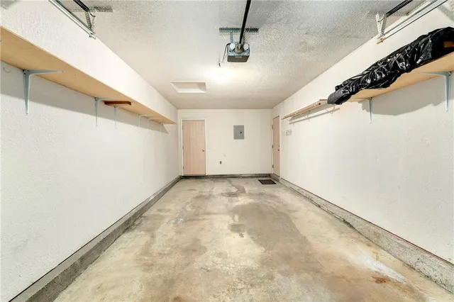 $200,000 | 722 Southeast 13 Street, Lee's Summit, MO 64081