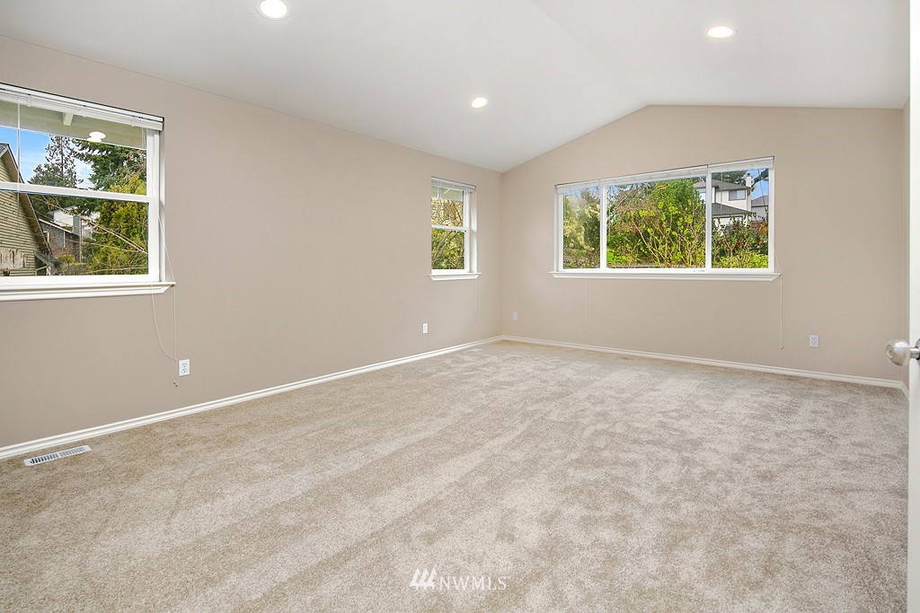 2008 Elma Place Northeast Renton, WA 98059 - Photo 13 of 19