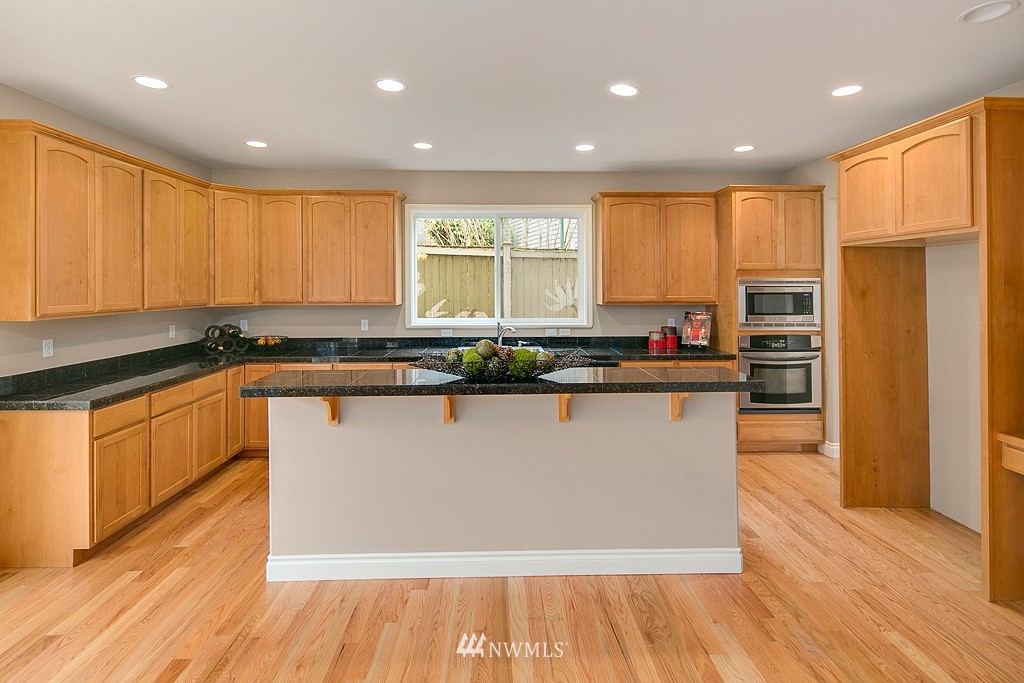 2008 Elma Place Northeast Renton, WA 98059 - Photo 9 of 19
