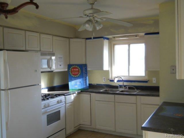 2107 Common Road Warren, MI 48092 - Photo 3 of 11 DSCN0194.jpg