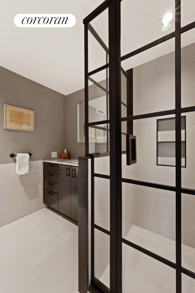 140 East 63rd Street, Unit 11EG Manhattan, NY 10065 - Photo 6 of 12