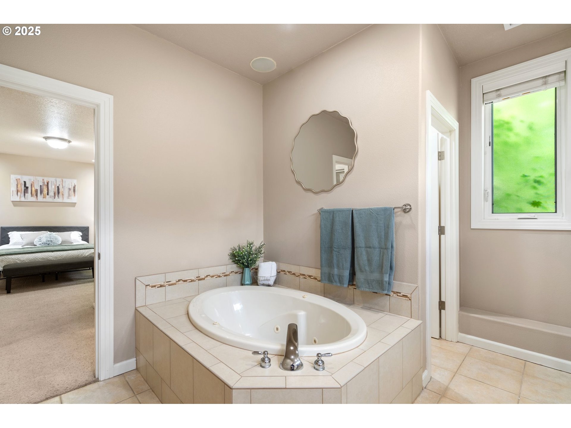 1925 Hall Street West Linn, OR 97068 - Photo 12 of 28 a bathroom with a sink and a mirror