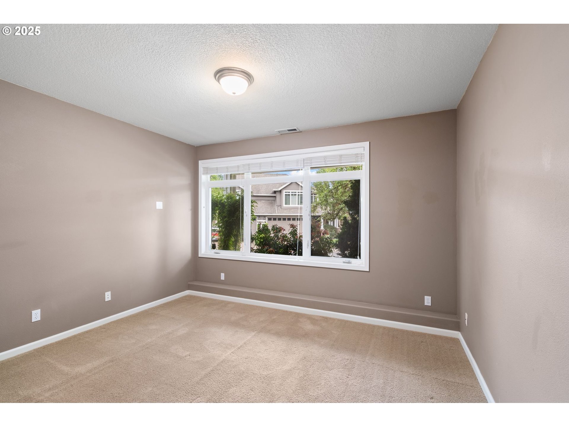 1925 Hall Street West Linn, OR 97068 - Photo 17 of 28 a view of an empty room with a window