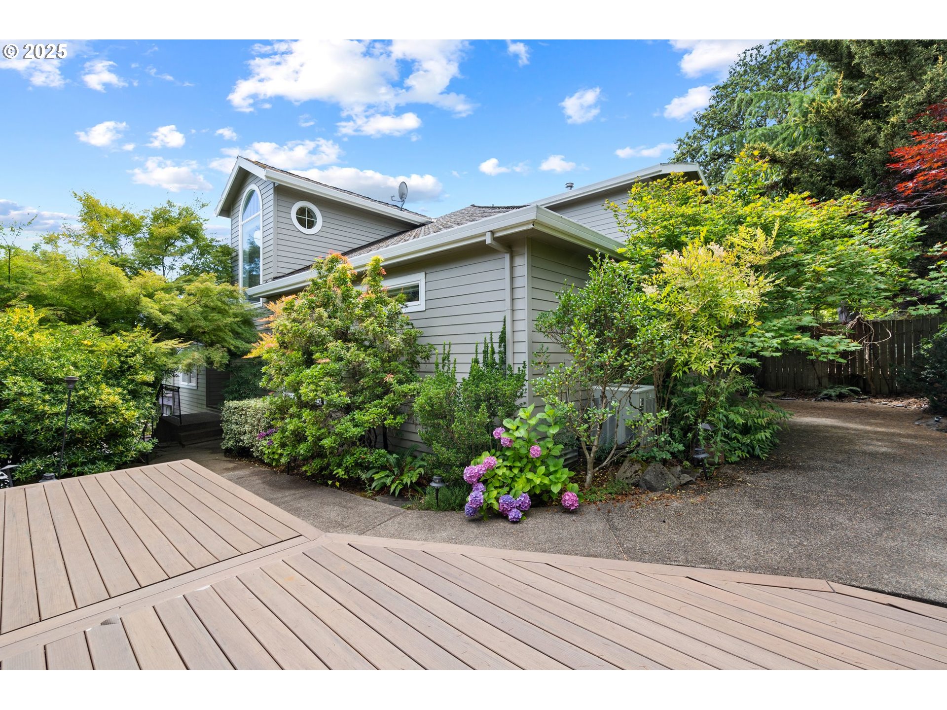 1925 Hall Street West Linn, OR 97068 - Photo 19 of 28 a view of backyard with potted plants