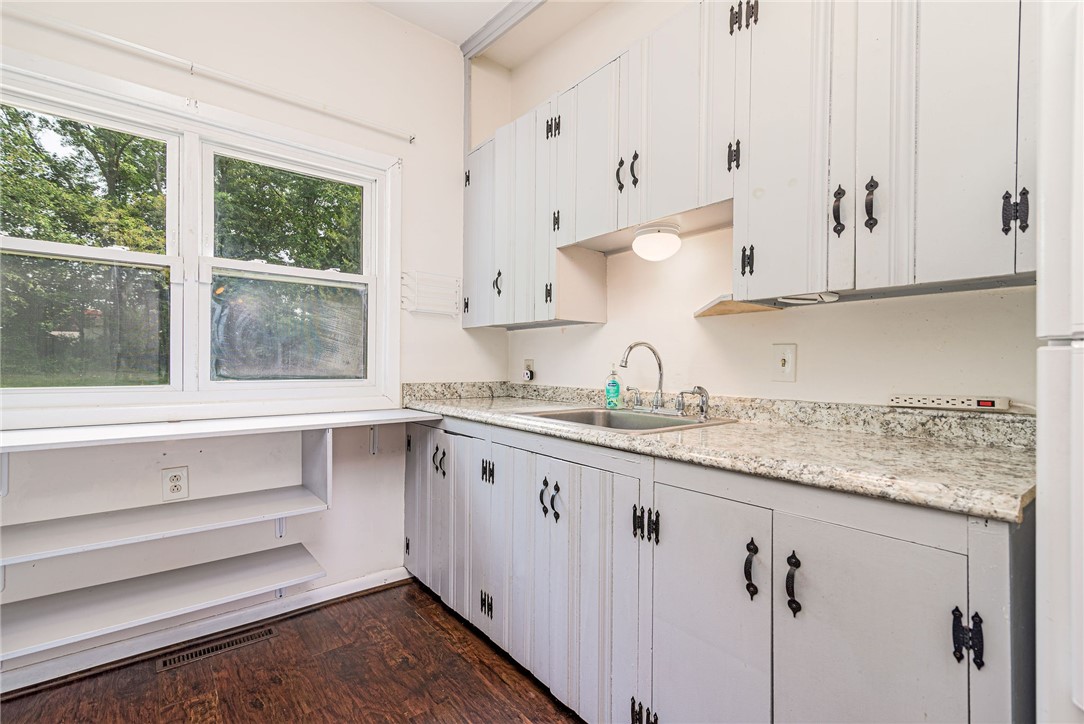 7 Stuart Street Westerly, RI 02891 - Photo 26 of 44