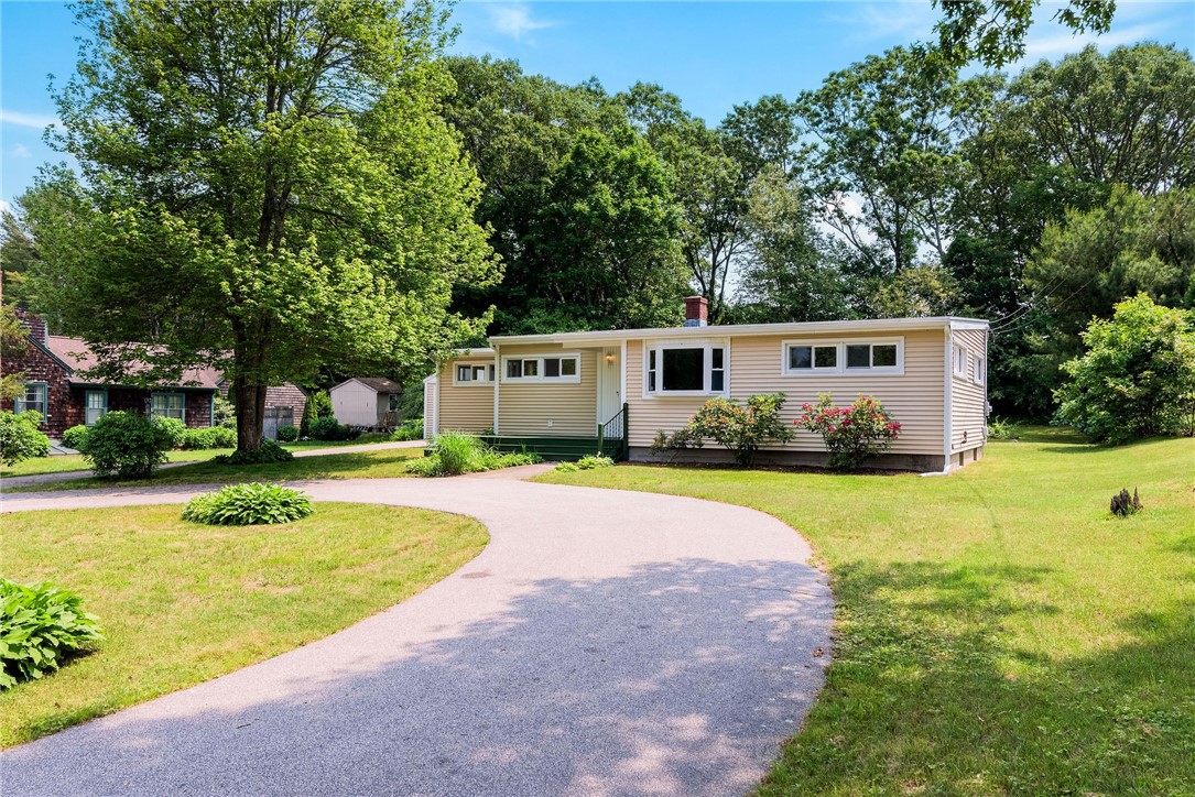 7 Stuart Street Westerly, RI 02891 - Photo 3 of 44