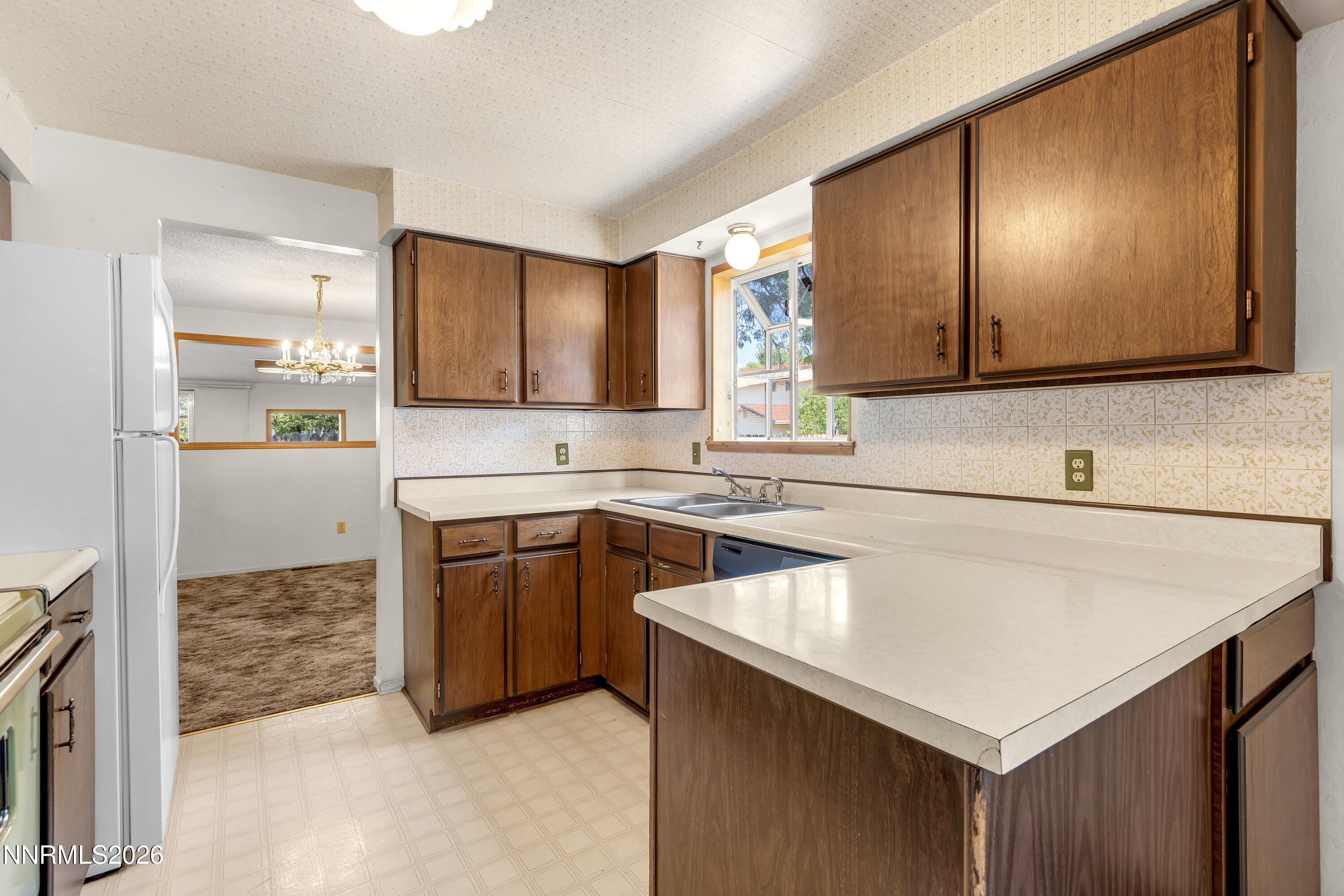 4125 Edrie Drive Reno, NV 89502 - Photo 8 of 28 Edrie4135-008