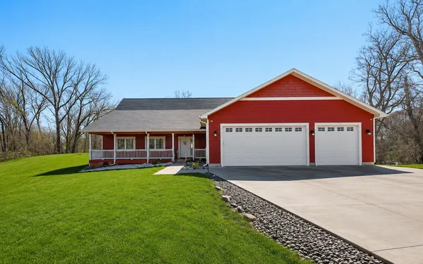 $1,050,000 | 438 Wildwood Road, Mahtomedi, MN 55115