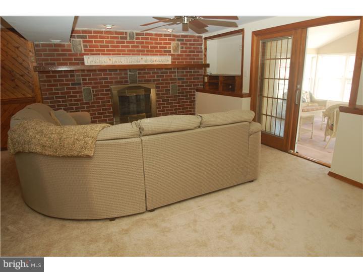 2215 Weir Road Aston, PA 19014 - Photo 13 of 25 Family Room