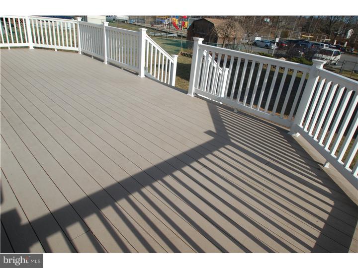 2215 Weir Road Aston, PA 19014 - Photo 20 of 25 Deck
